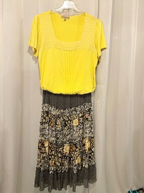 Yellow Scoop-Neck Top with Floral Tiered Fully Lined Skirt
